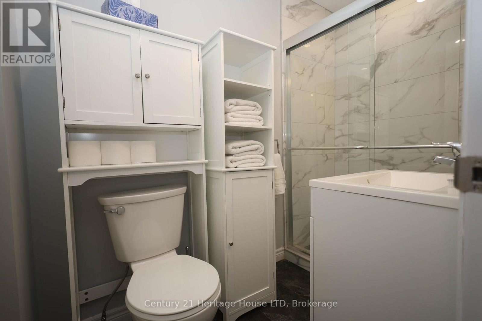 264 Henrietta Street, Fort Erie (Central), Ontario  L2A 2K7 - Photo 13 - X12124904