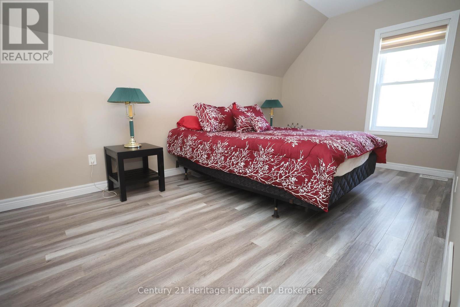 264 Henrietta Street, Fort Erie (Central), Ontario  L2A 2K7 - Photo 15 - X12124904