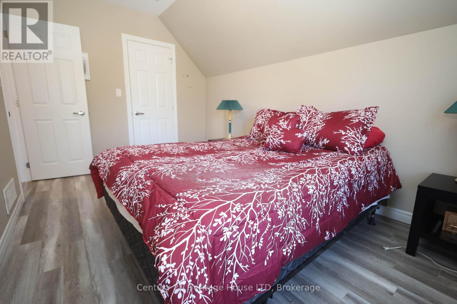 264 Henrietta Street, Fort Erie (Central), Ontario  L2A 2K7 - Photo 16 - X12124904