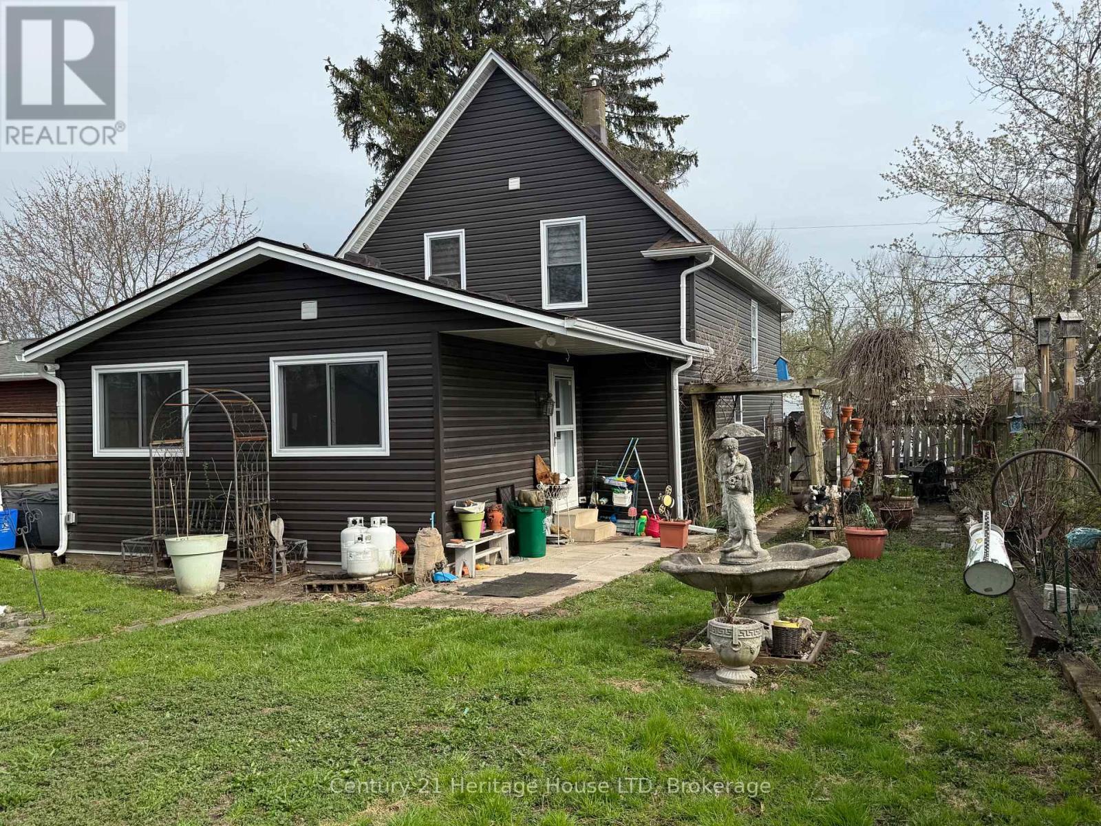264 Henrietta Street, Fort Erie, Ontario  L2A 2K7 - Photo 19 - X12124904