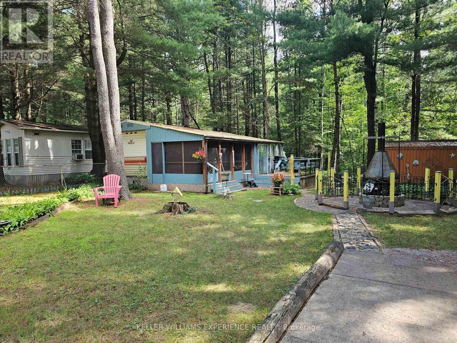 92 - 5216 County 90 Road, Springwater, Ontario  L0M 1T0 - Photo 2 - S12124763