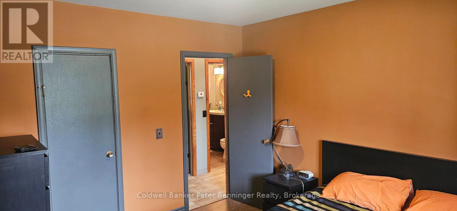 239 Countess Street N, West Grey, Ontario  N0G 1R0 - Photo 11 - X12124947