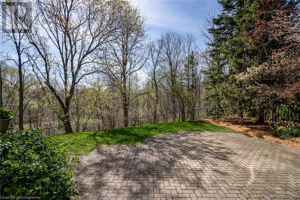 Property at 65 GOLFVIEW Crescent image 2