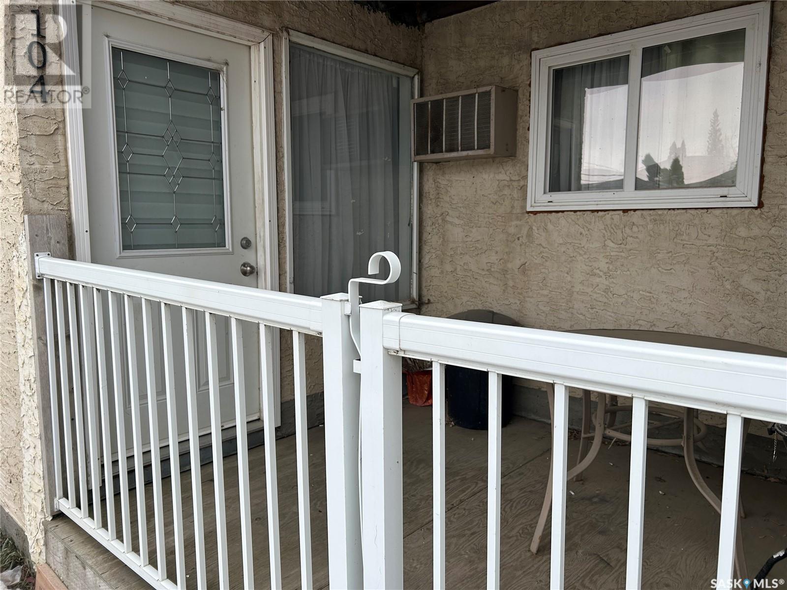 1245 12th Avenue Sw, Moose Jaw, Saskatchewan  S6H 6H5 - Photo 3 - SK000343