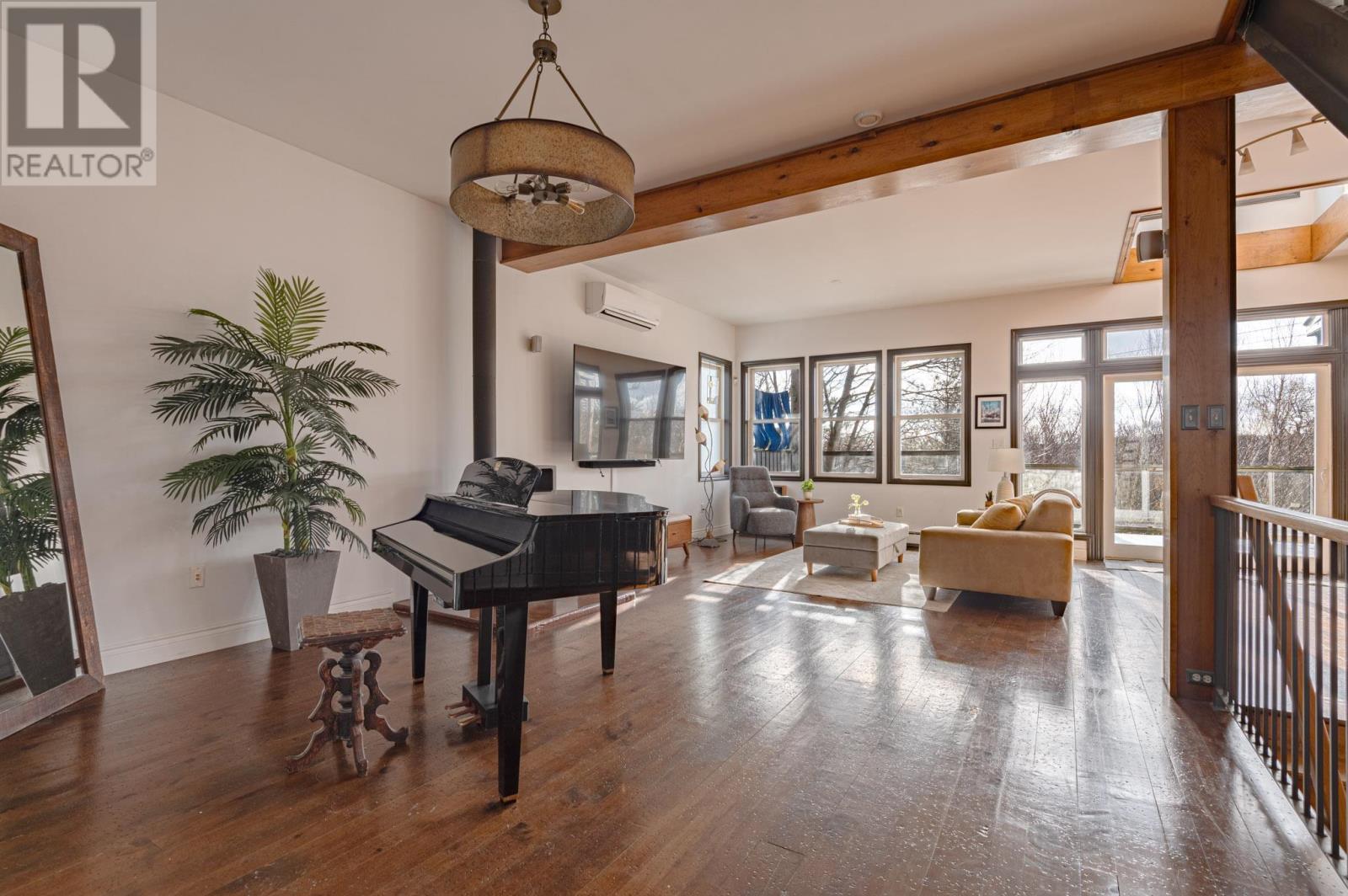 Property at 6880 Quinpool Road image 4