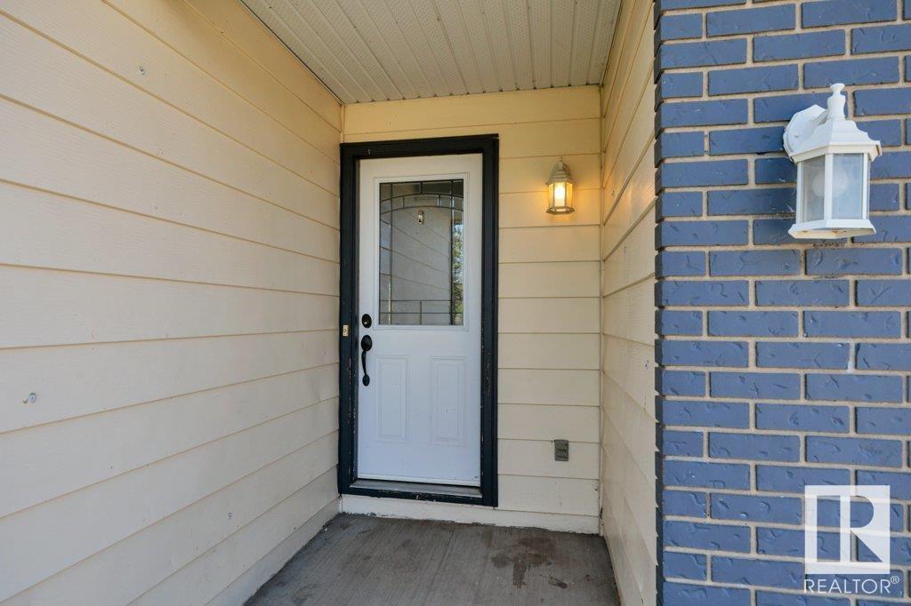 Property at 4210 33 AV image 4