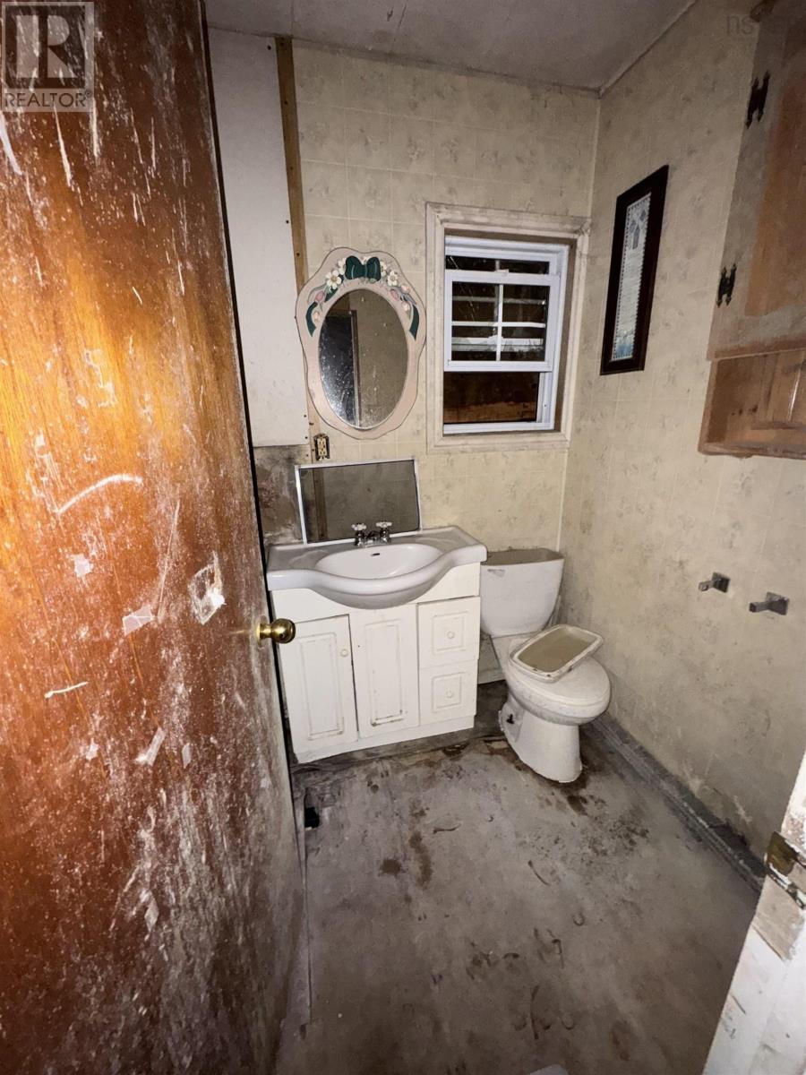 46 Clyde Avenue, Sydney Mines, Nova Scotia  B1V 2E7 - Photo 8 - 202506477