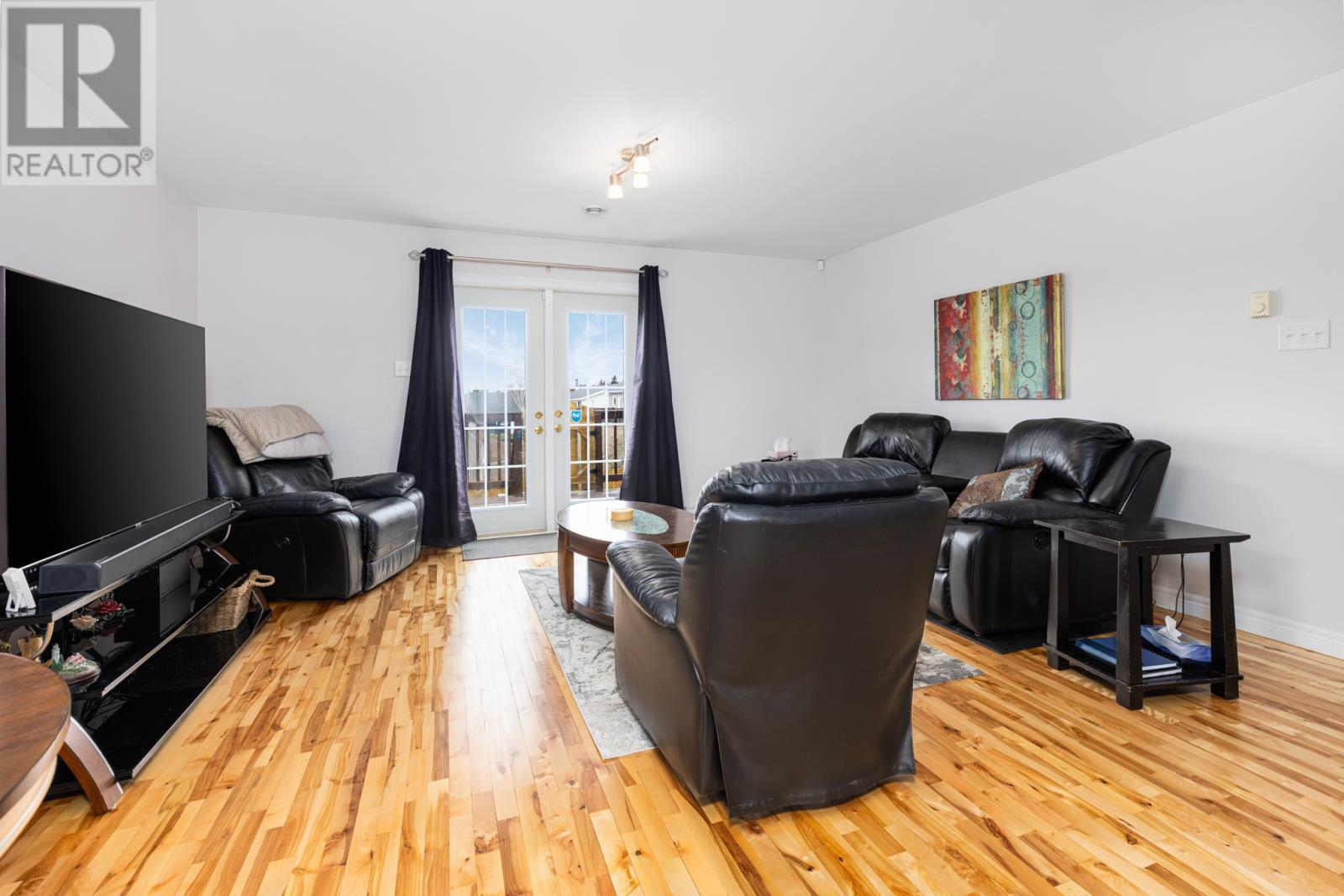 Property at 11 Greslet Place image 5