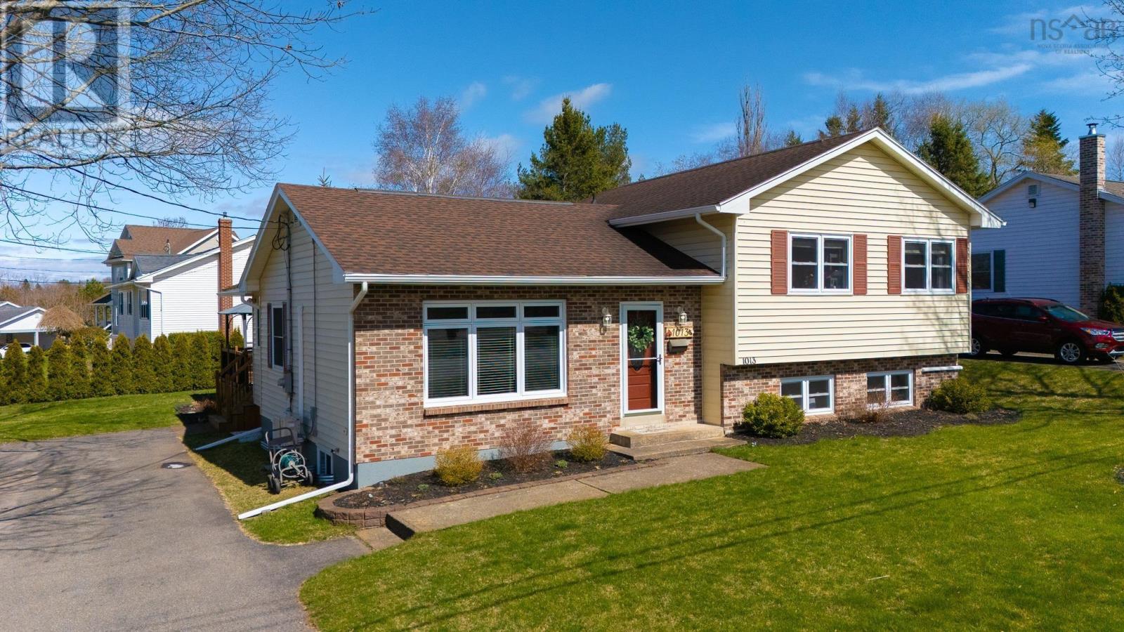 1013 Country Club Boulevard, New Minas, Nova Scotia