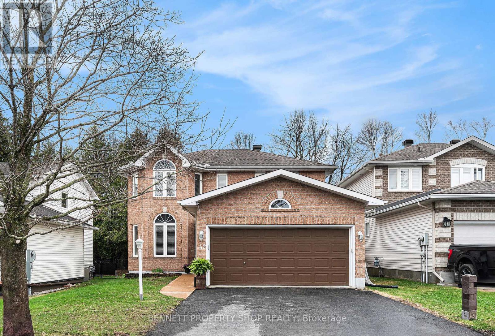 42 STEGGALL CRESCENT, ottawa, Ontario