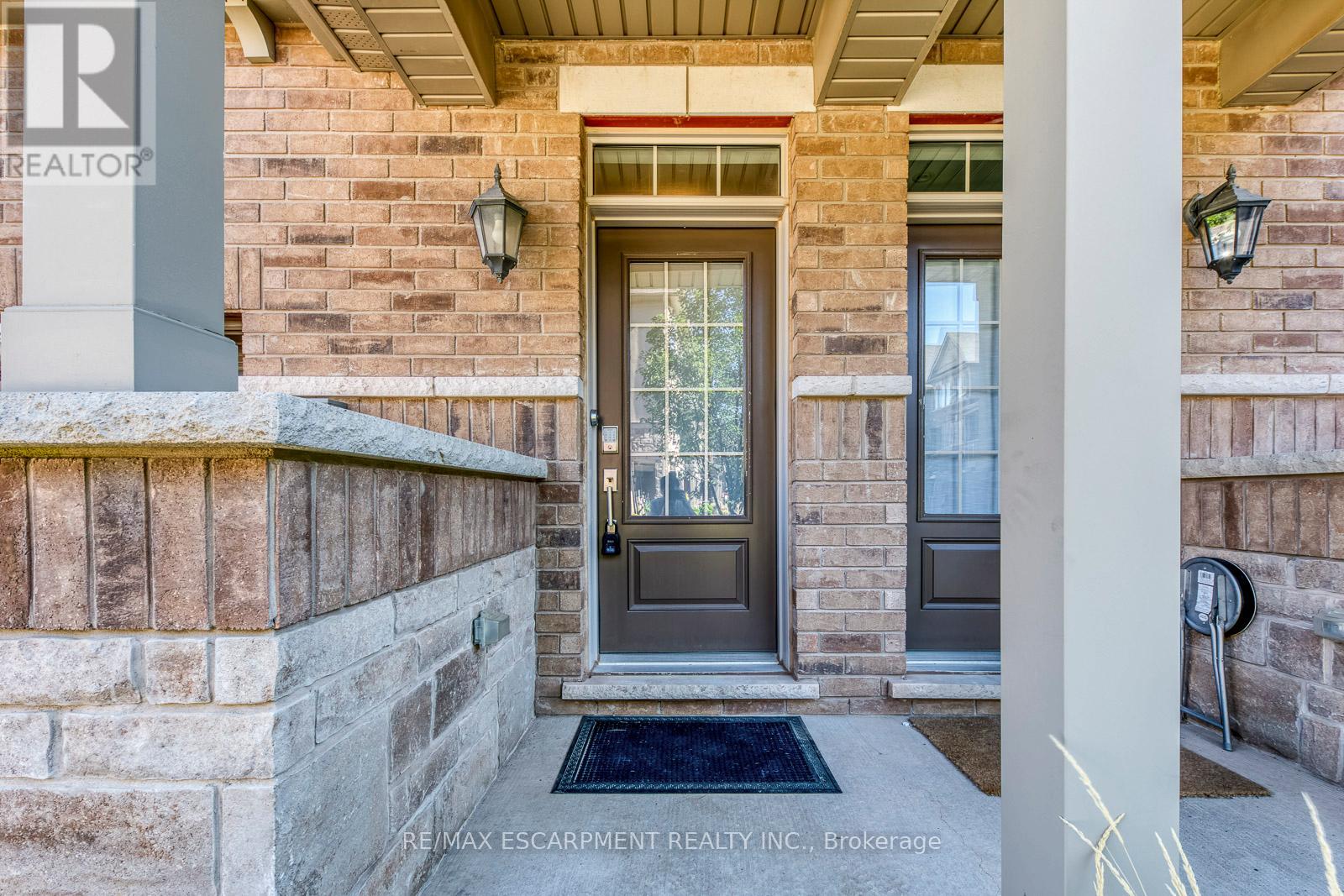 386 Belcourt Common, Oakville, Ontario  L6H 0R1 - Photo 3 - W12124760