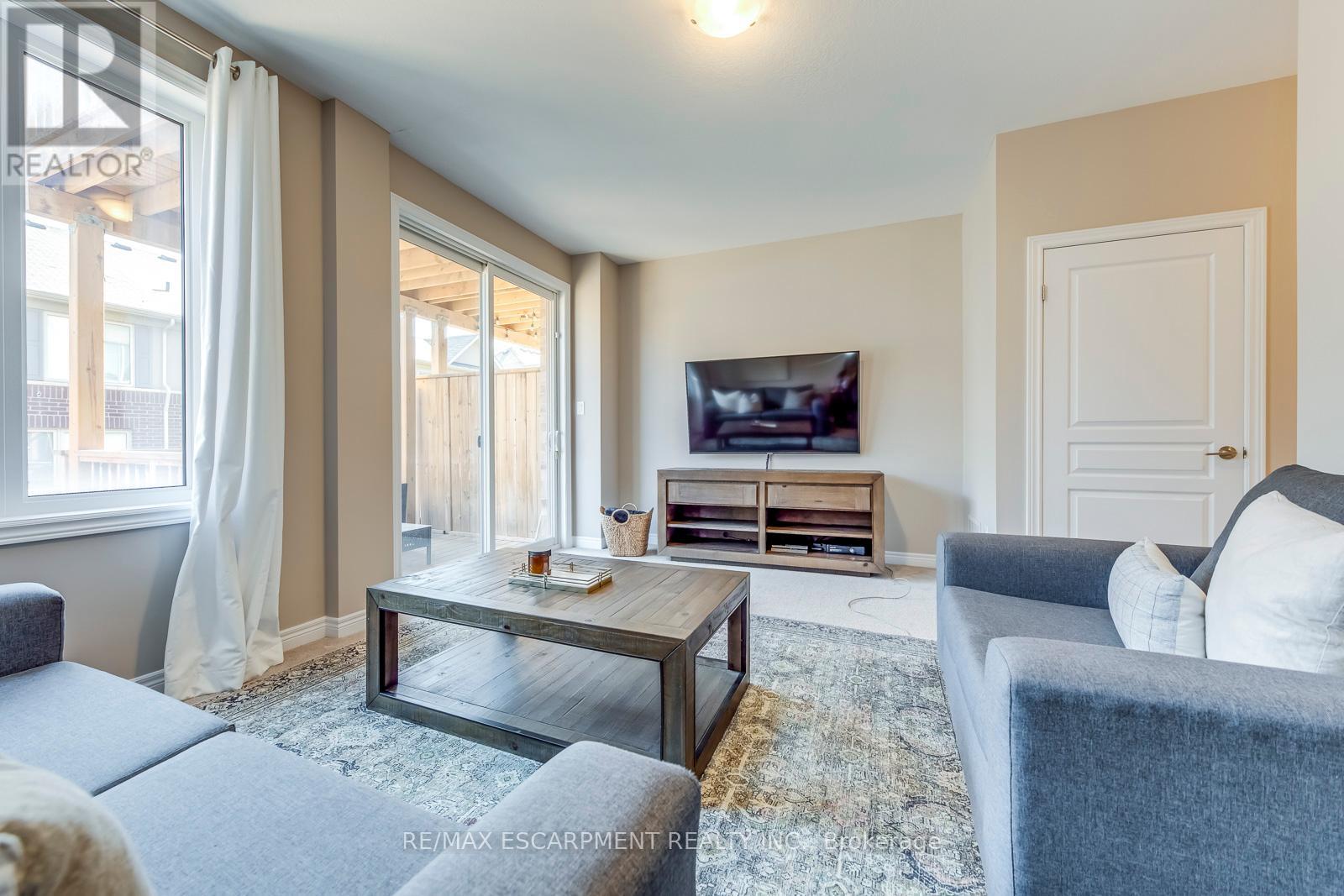 386 Belcourt Common, Oakville, Ontario  L6H 0R1 - Photo 7 - W12124760