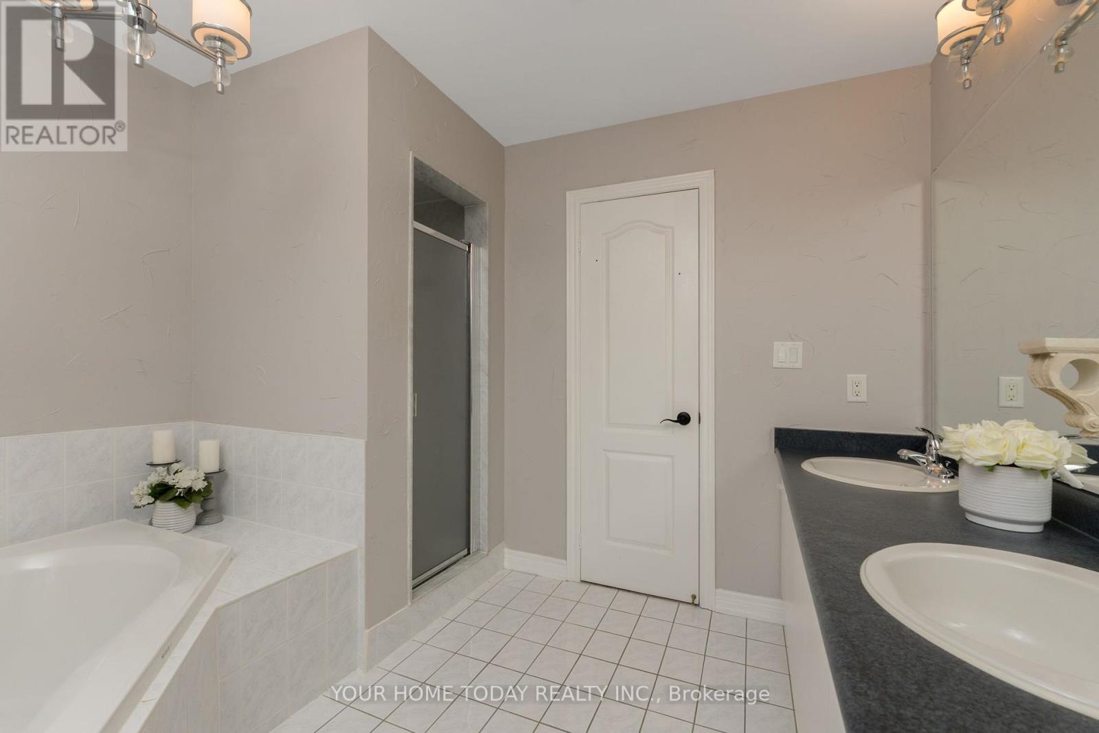 54 Gardenia Way, Caledon, Ontario  L7C 1B1 - Photo 34 - W12124790