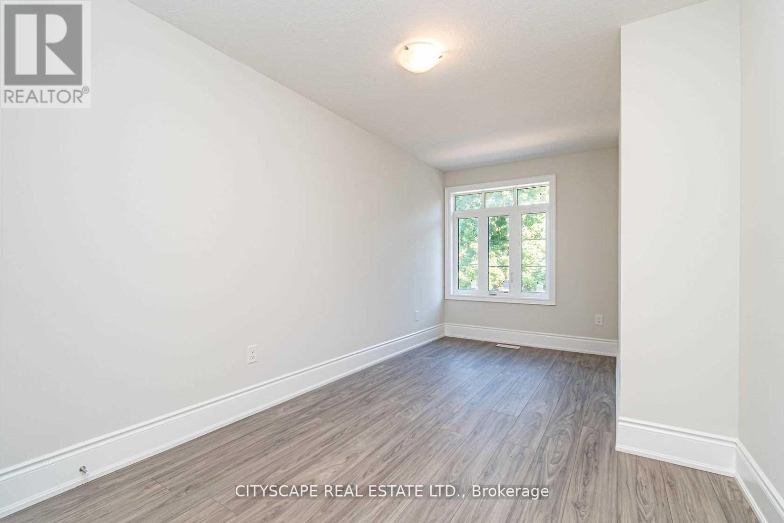 563 Wedgewood Drive, Burlington, Ontario  L7L 0J9 - Photo 16 - W12124806