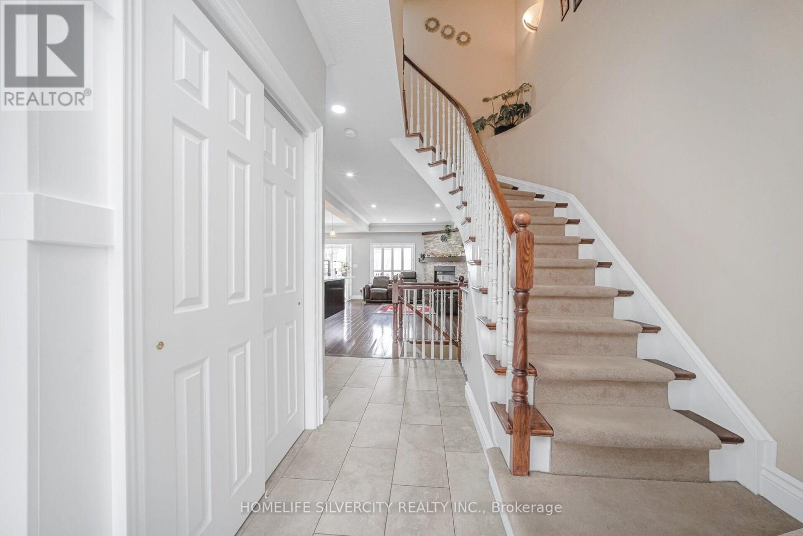 4093 Medland Drive, Burlington (Rose), Ontario  L7M 4Z6 - Photo 3 - W12124820