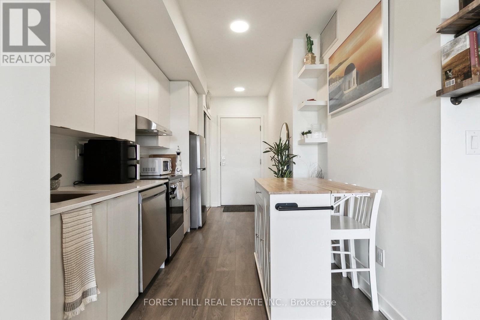 601 - 165 Canon Jackon Drive, Toronto, Ontario  M6M 0C4 - Photo 11 - W12124823