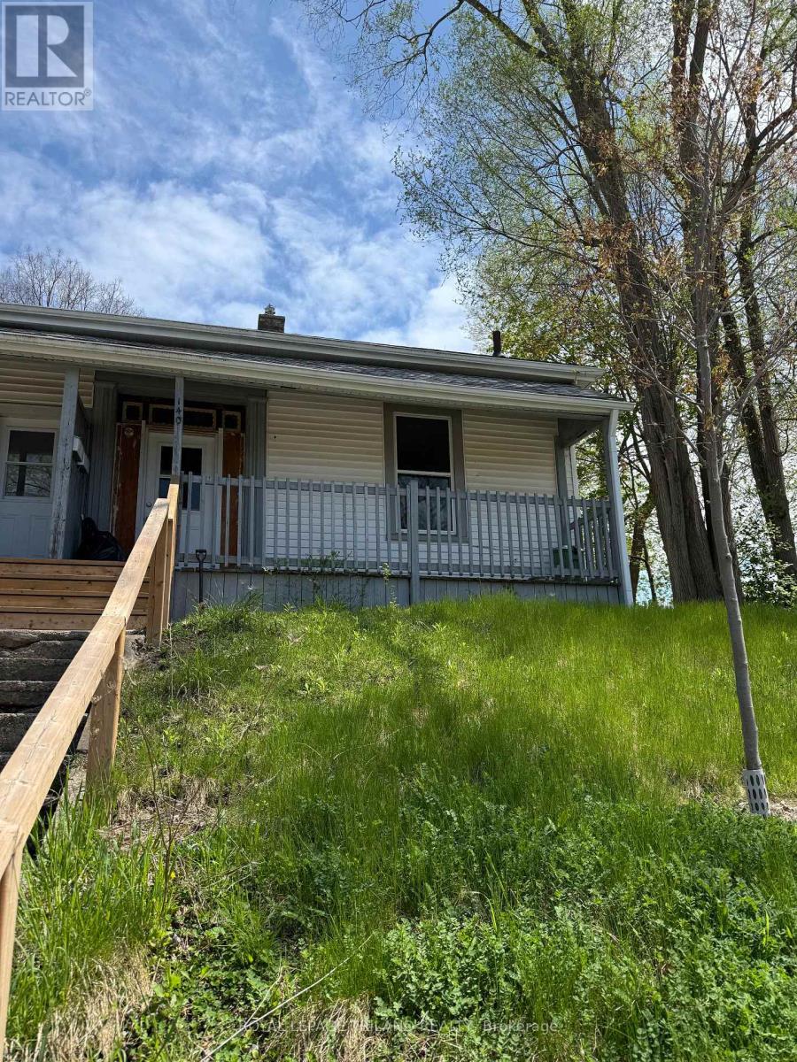 140 Clarence Street, London East, Ontario  N6J 2J6 - Photo 1 - X12080010