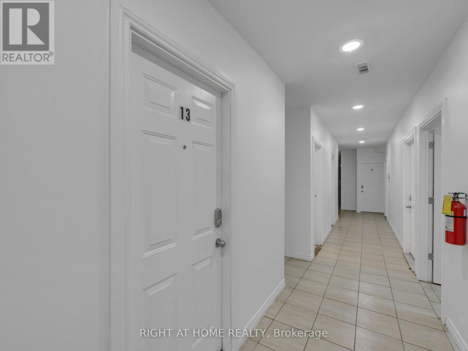 13 - 279 Drouillard Road, Windsor, Ontario  N8Y 2P4 - Photo 1 - X12124761