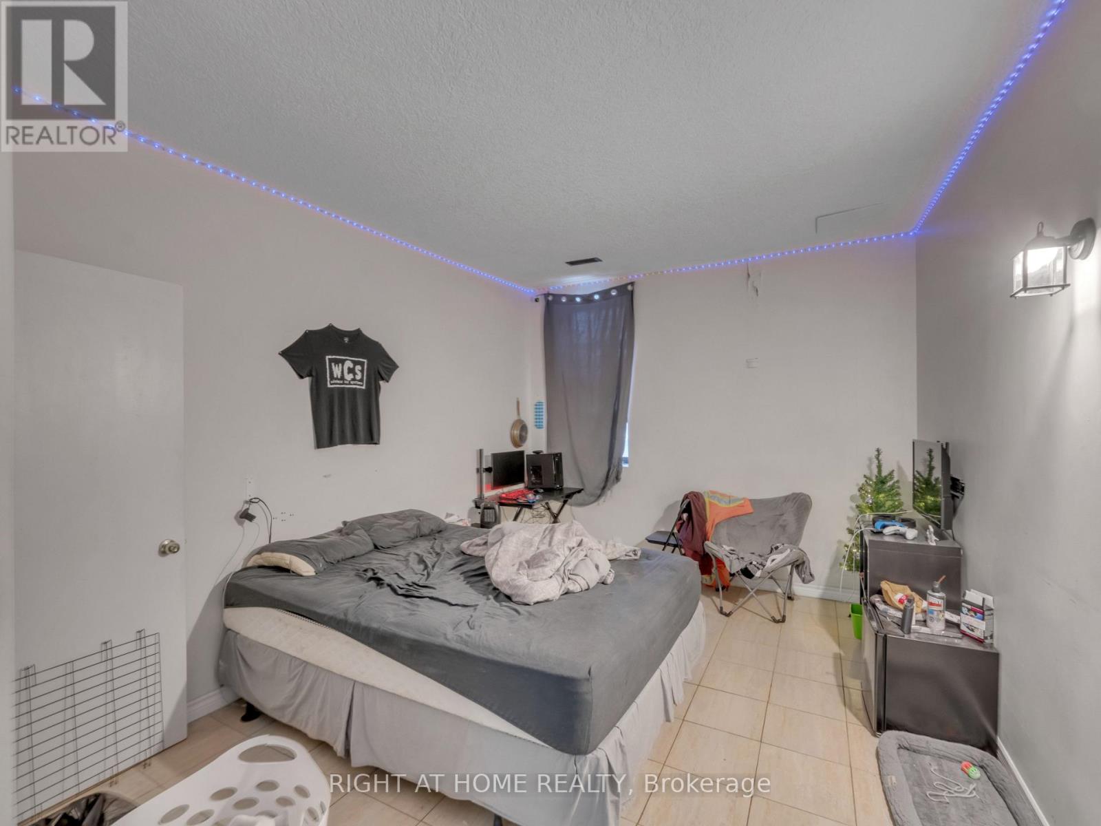 13 - 279 Drouillard Road, Windsor, Ontario  N8Y 2P4 - Photo 3 - X12124761