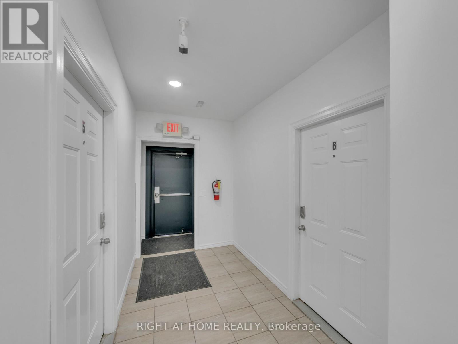 13 - 279 Drouillard Road, Windsor, Ontario  N8Y 2P4 - Photo 4 - X12124761