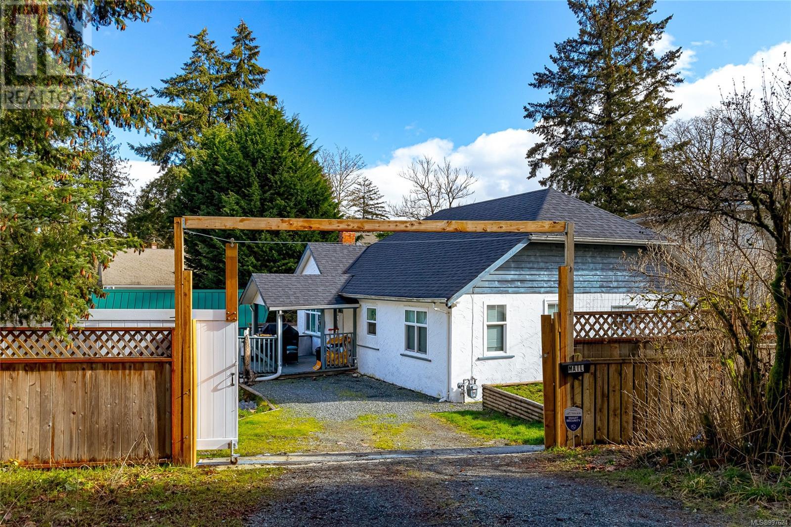 Property at 1094 Nagle St image 1