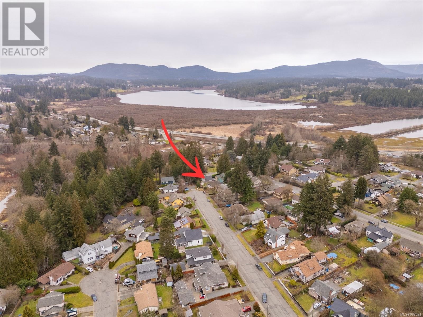 Property at 1094 Nagle St image 2