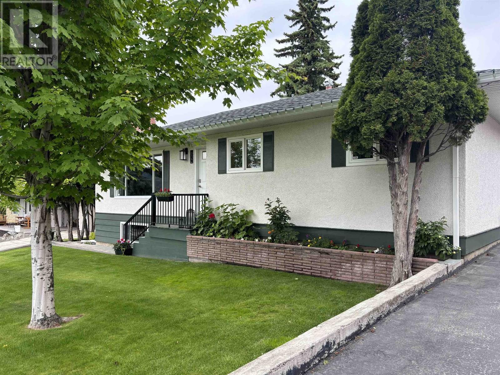Property at 632 JOHNSON STREET image 1