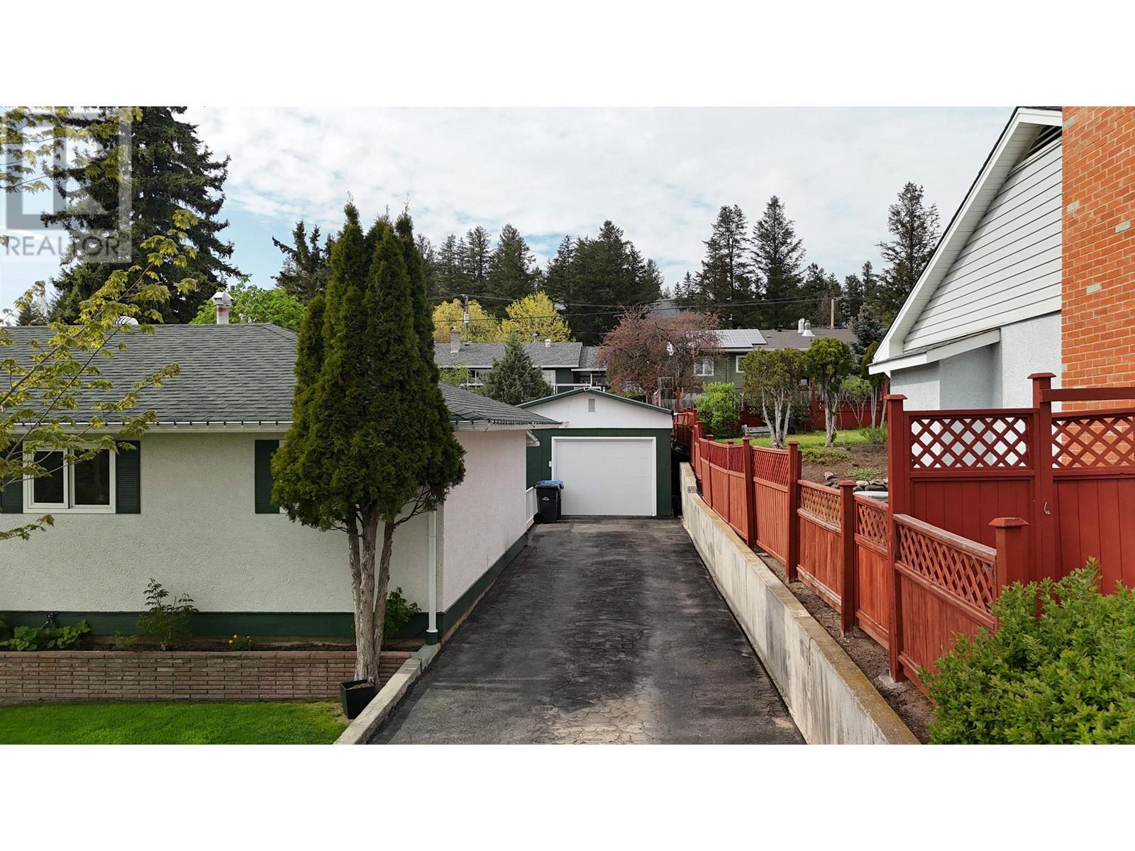 632 Johnson Street, Williams Lake, British Columbia  V2G 1V1 - Photo 2 - R2997938
