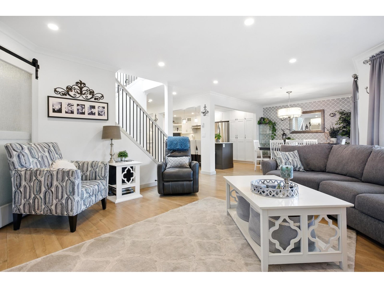 206 5377 201a Street, Langley, British Columbia  V3A 1S7 - Photo 3 - R2997964