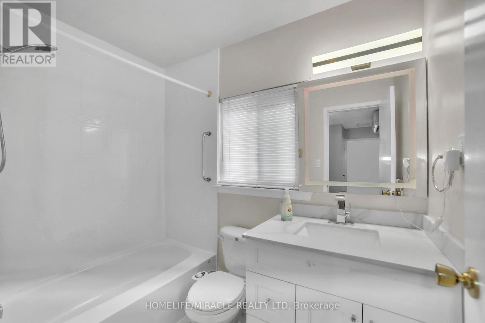 22 Rosset Crescent, Brampton, Ontario  L6X 2R3 - Photo 27 - W12123951