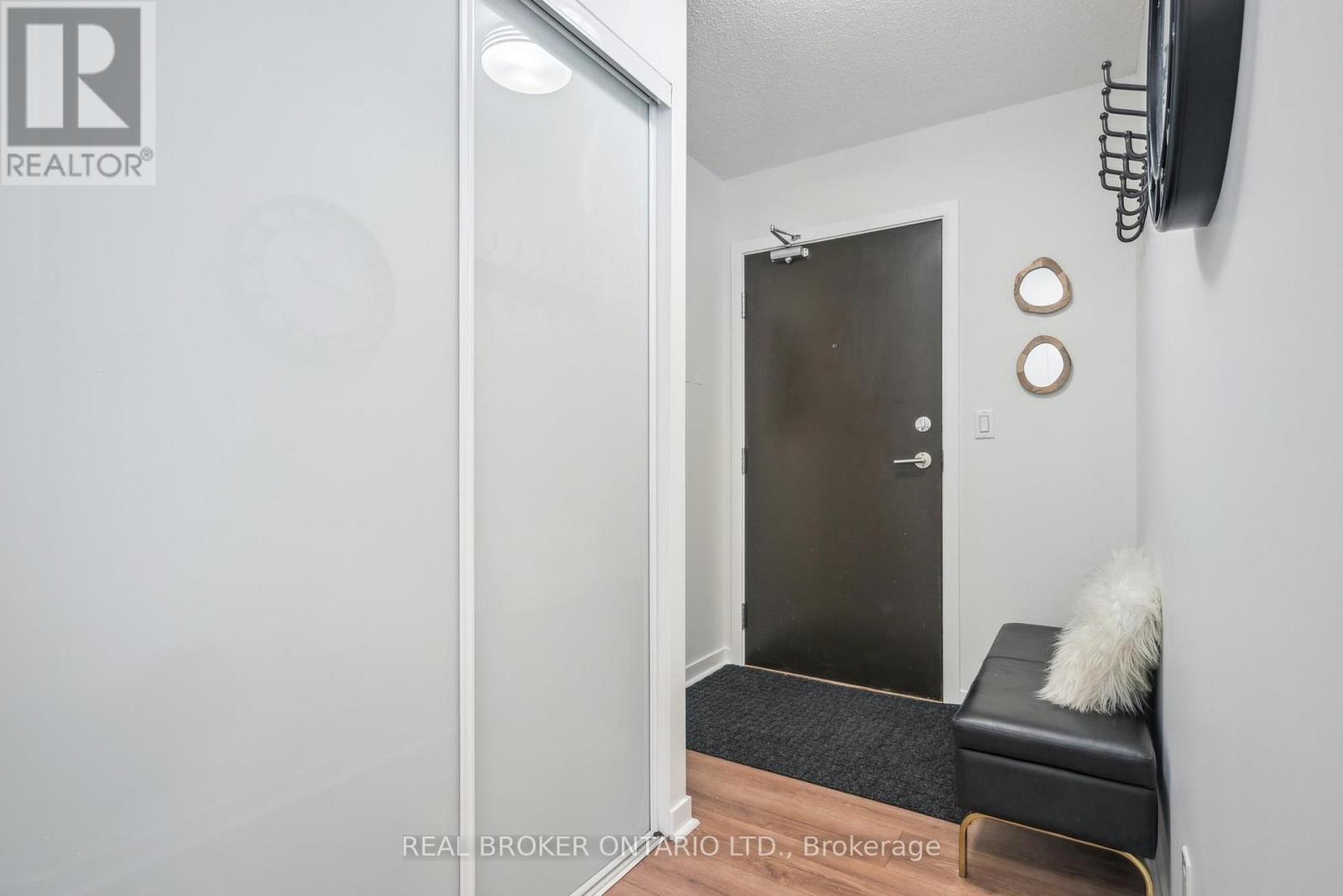 501 - 76 Shuter Street, Toronto, Ontario  M5B 1B4 - Photo 5 - C12124836