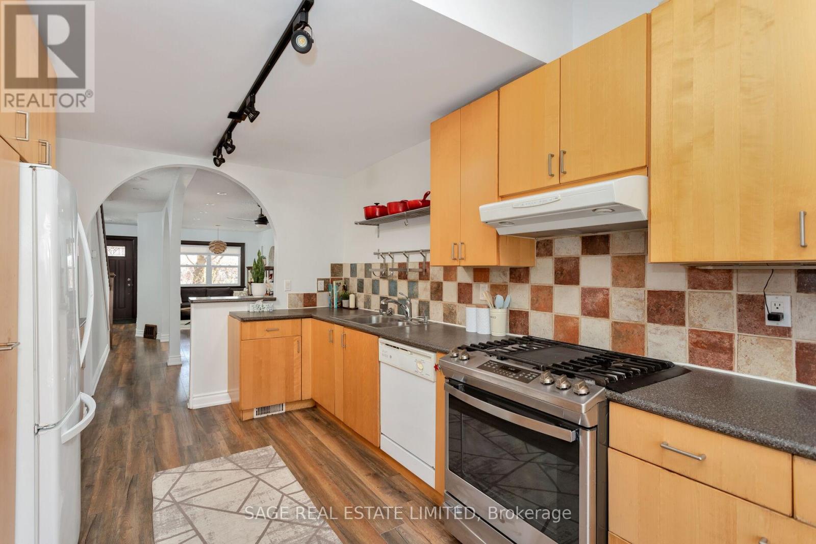 30 Alameda Avenue, Toronto, Ontario  M6C 3W2 - Photo 11 - C12124885