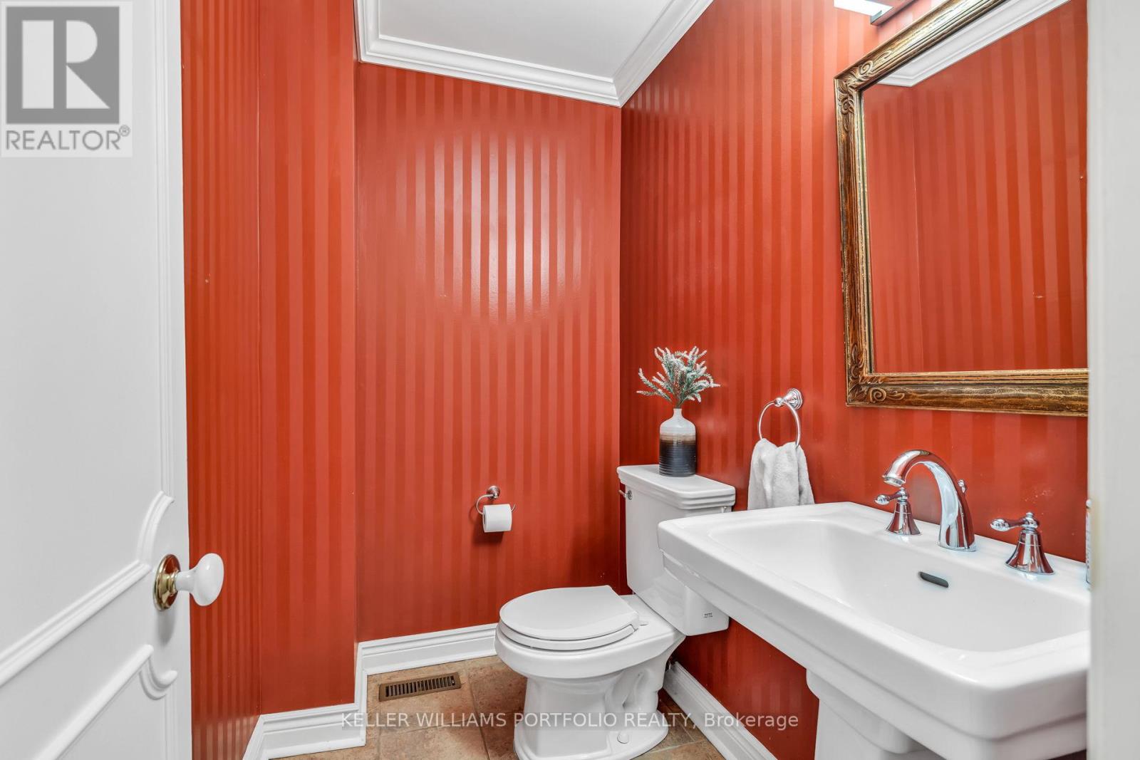 27 Snowshoe Mill Way, Toronto, Ontario  M2L 1T4 - Photo 9 - C12124942