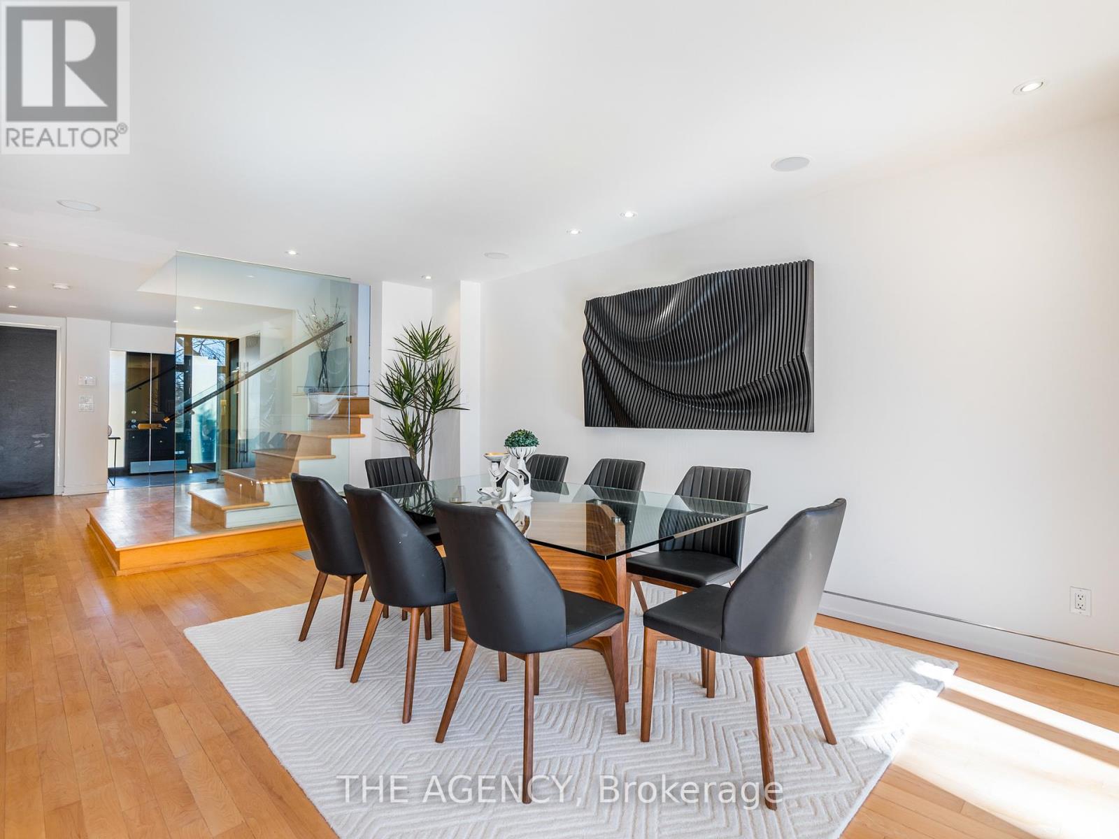 7 Douglas Crescent, Toronto, Ontario  M4W 2E6 - Photo 15 - C12124952