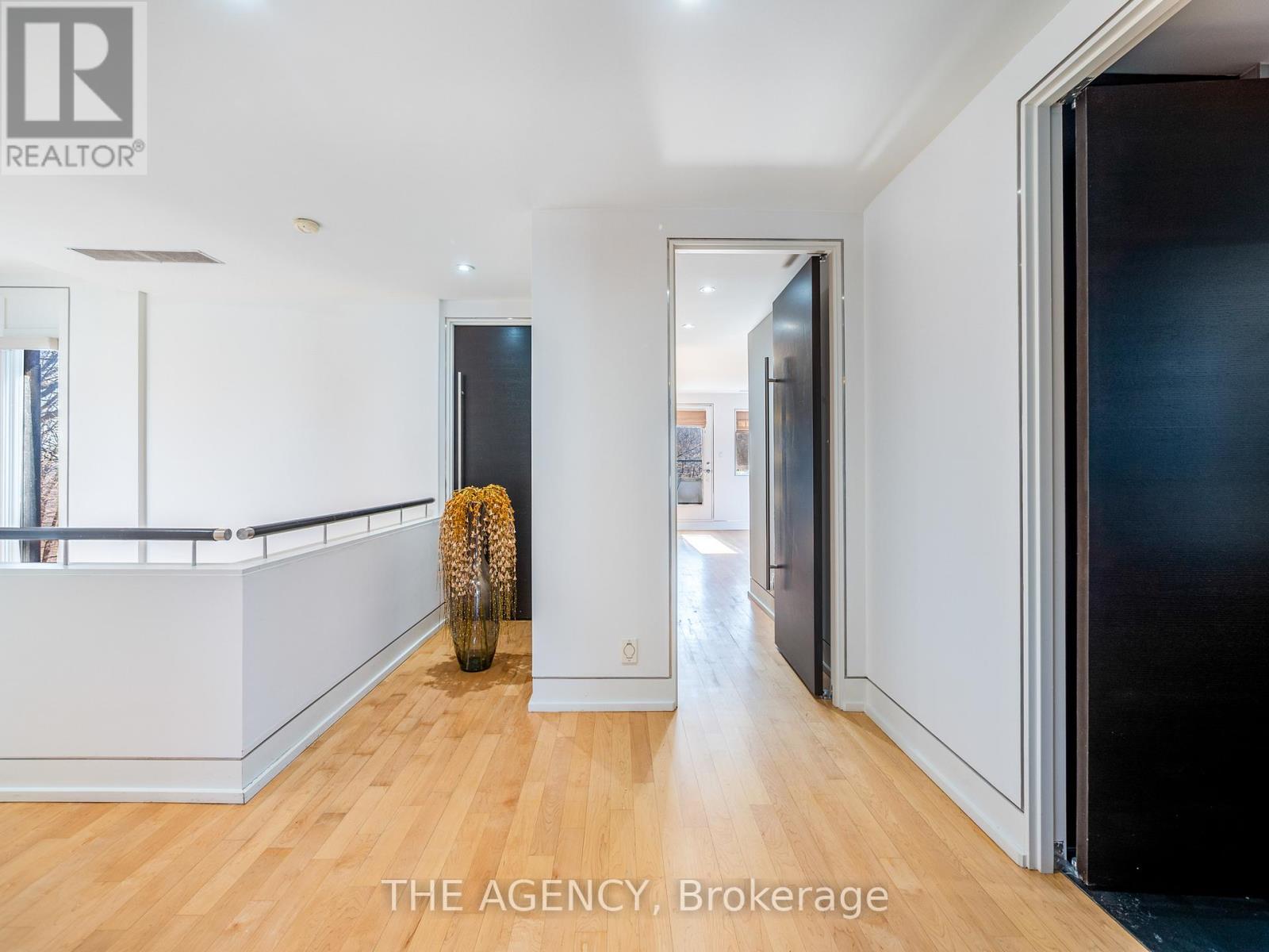 7 Douglas Crescent, Toronto, Ontario  M4W 2E6 - Photo 22 - C12124952