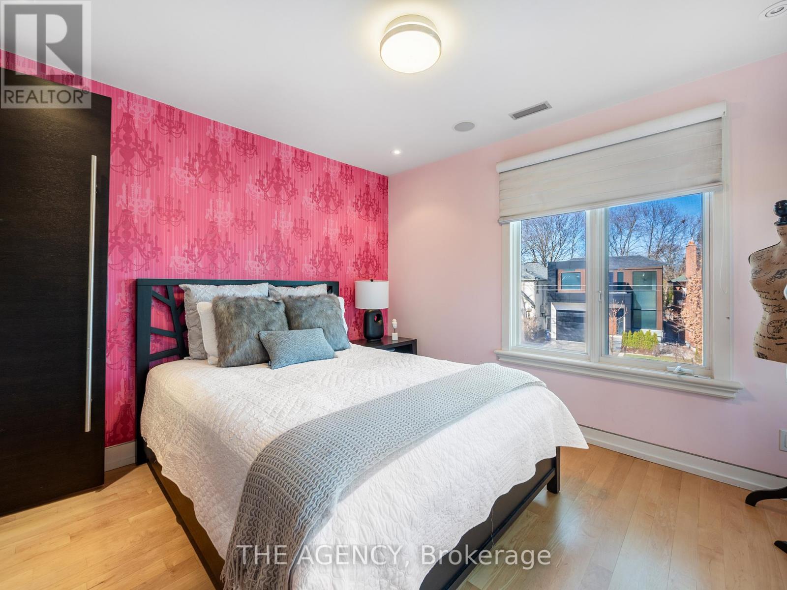 7 Douglas Crescent, Toronto, Ontario  M4W 2E6 - Photo 27 - C12124952