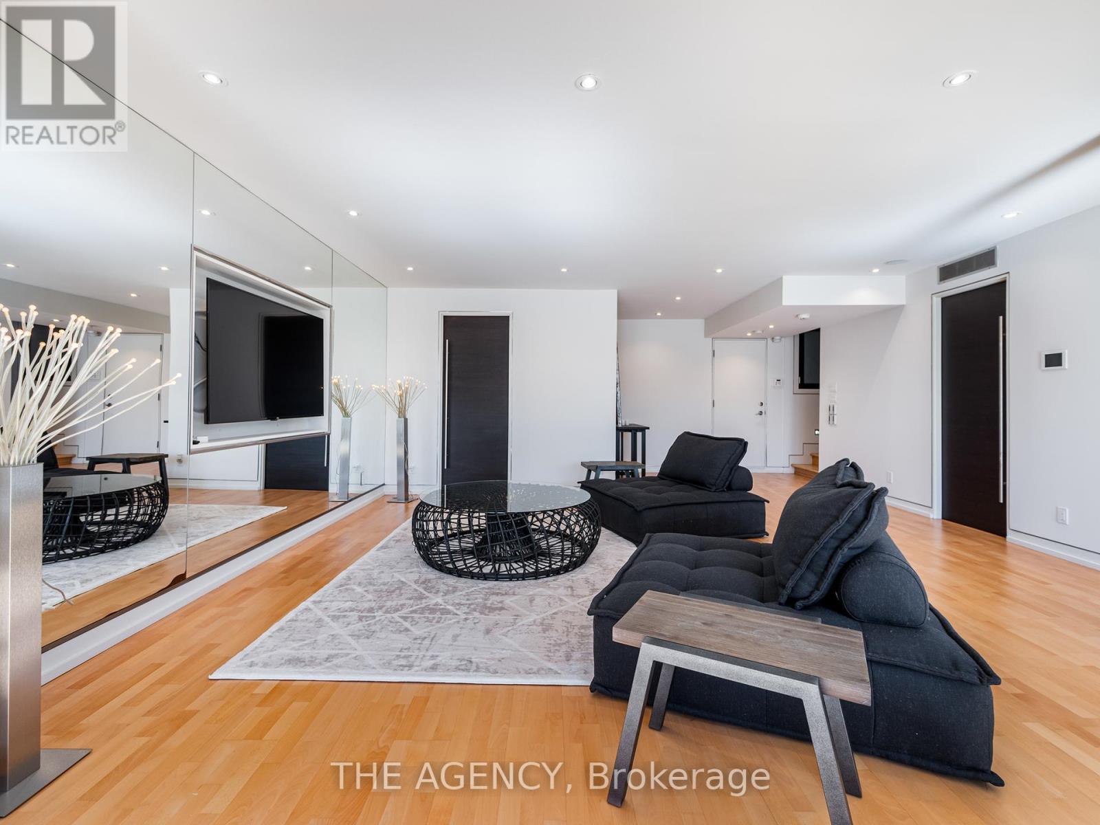 7 Douglas Crescent, Toronto, Ontario  M4W 2E6 - Photo 40 - C12124952