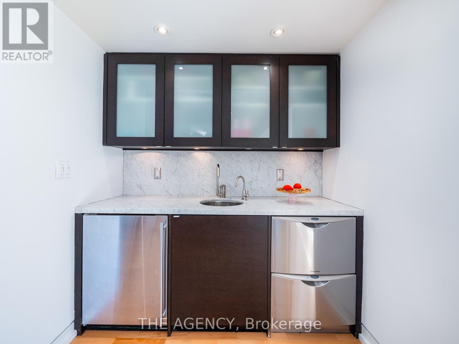 7 Douglas Crescent, Toronto, Ontario  M4W 2E6 - Photo 42 - C12124952
