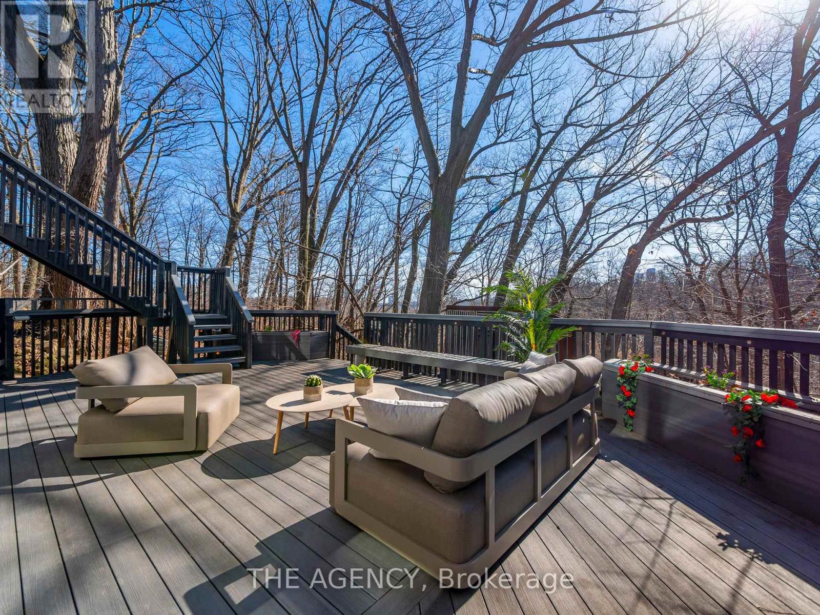 7 Douglas Crescent, Toronto, Ontario  M4W 2E6 - Photo 44 - C12124952
