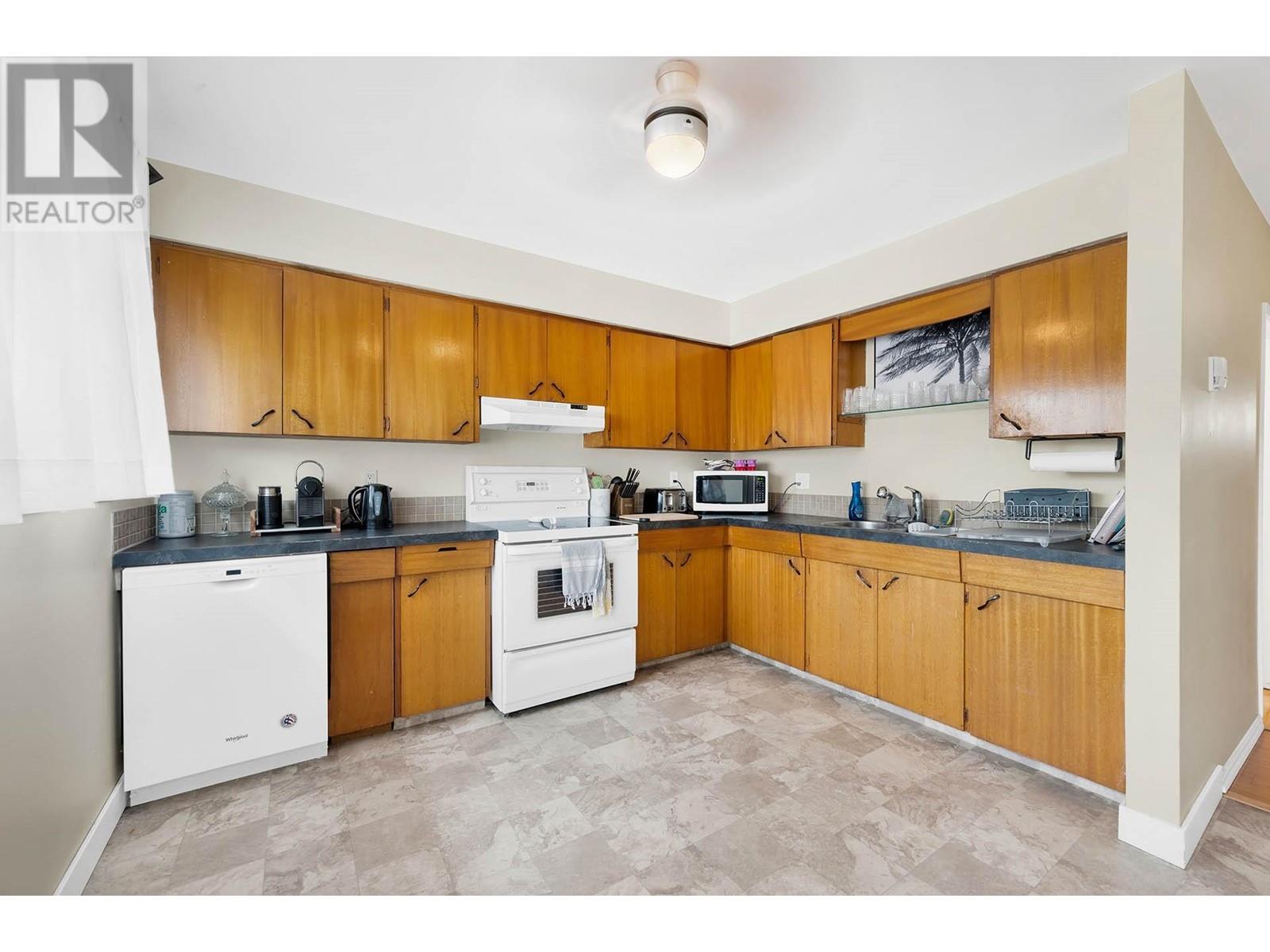 638/640 Reemon Drive, Kamloops, British Columbia  V2B 6T1 - Photo 45 - 10345456