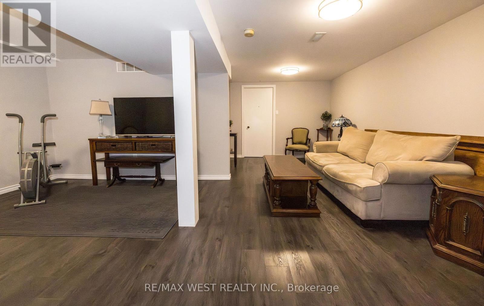 7110 Codlin Avenue, Mississauga (Malton), Ontario  L4T 2M4 - Photo 31 - W12123830