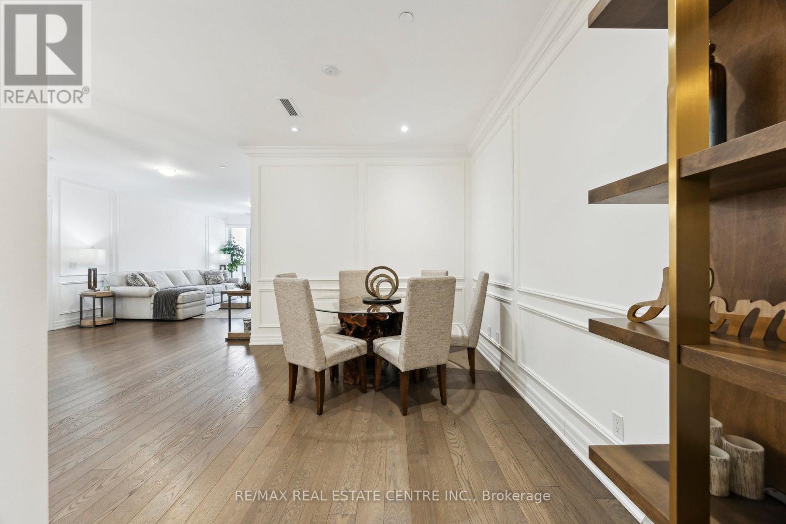 Property at 204 - 9075 JANE STREET image 5