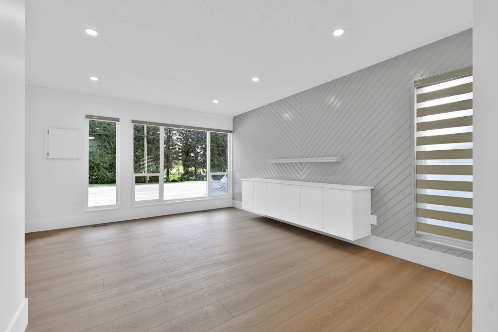 Property at 34065 HAZELWOOD AVENUE image 5