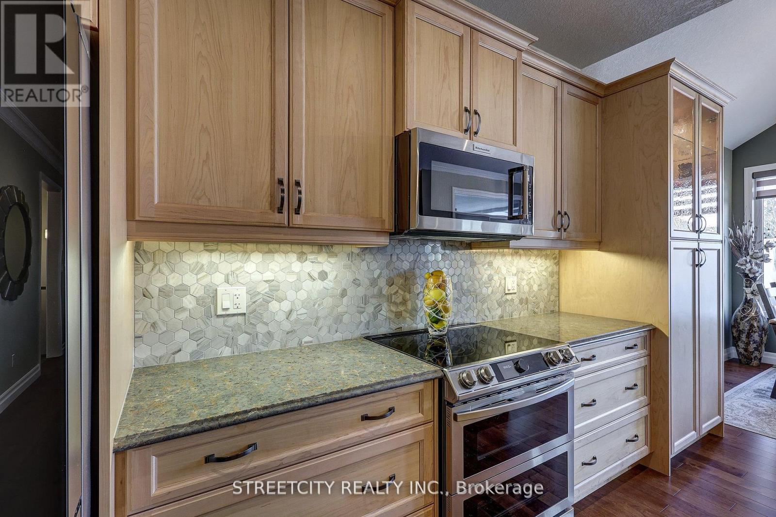 32 Acorn Trail, St. Thomas, Ontario  N5R 0H5 - Photo 19 - X12125060