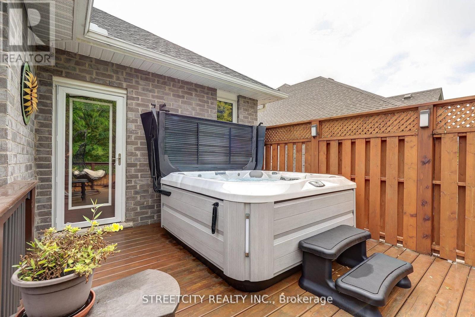 32 Acorn Trail, St. Thomas, Ontario  N5R 0H5 - Photo 7 - X12125060