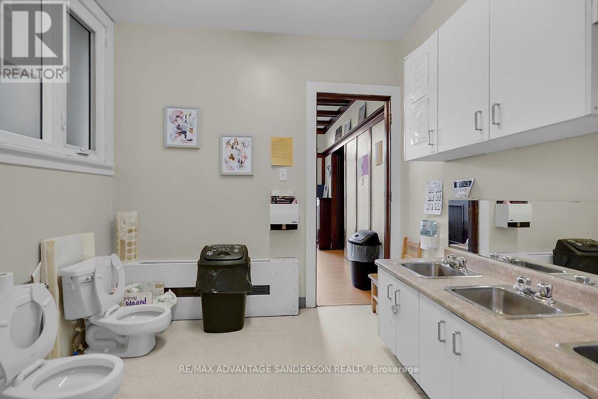 282 Piccadilly Street, London East, Ontario  N6A 1S6 - Photo 24 - X12125069