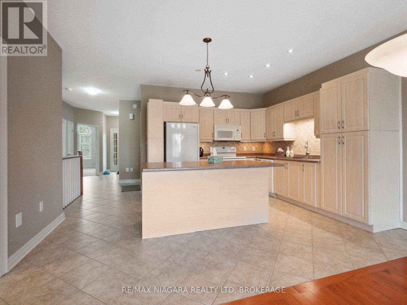 5 - 4291 Montrose Road, Niagara Falls, Ontario  L2H 1K1 - Photo 13 - X12122369