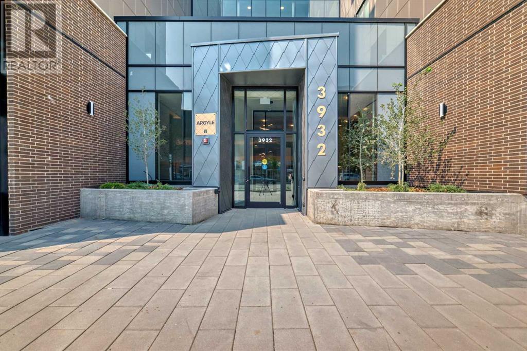 Property at 432, 3932 University Avenue NW image 3