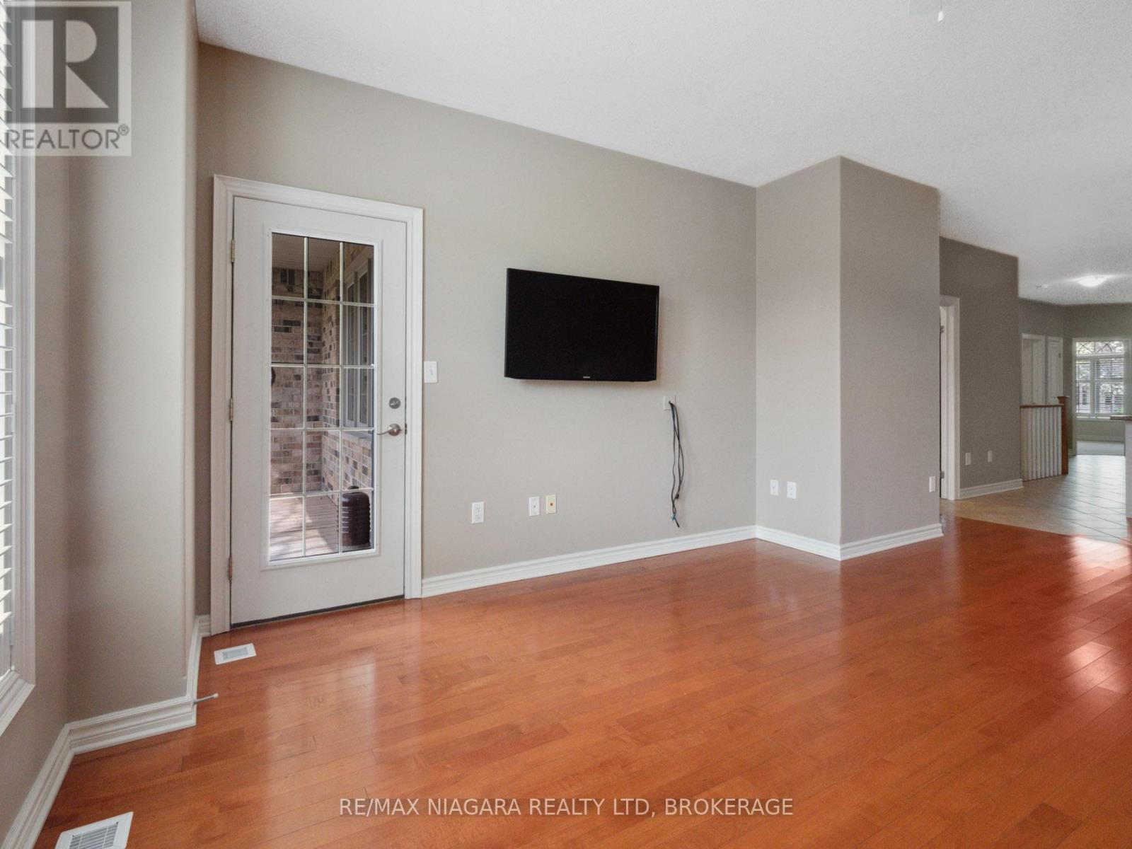 5 - 4291 Montrose Road, Niagara Falls, Ontario  L2H 1K1 - Photo 16 - X12122369