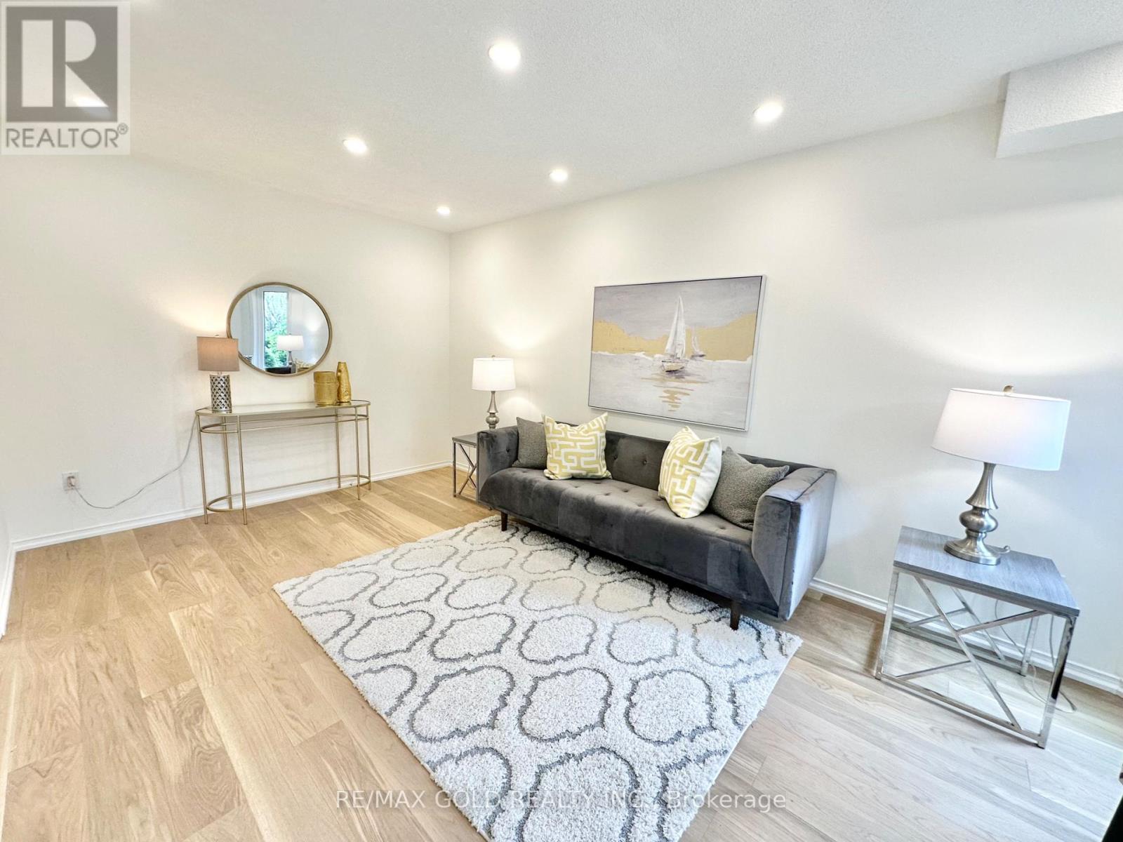 6296 Culmore Crescent, Mississauga, Ontario  L5V 1H9 - Photo 8 - W12124916